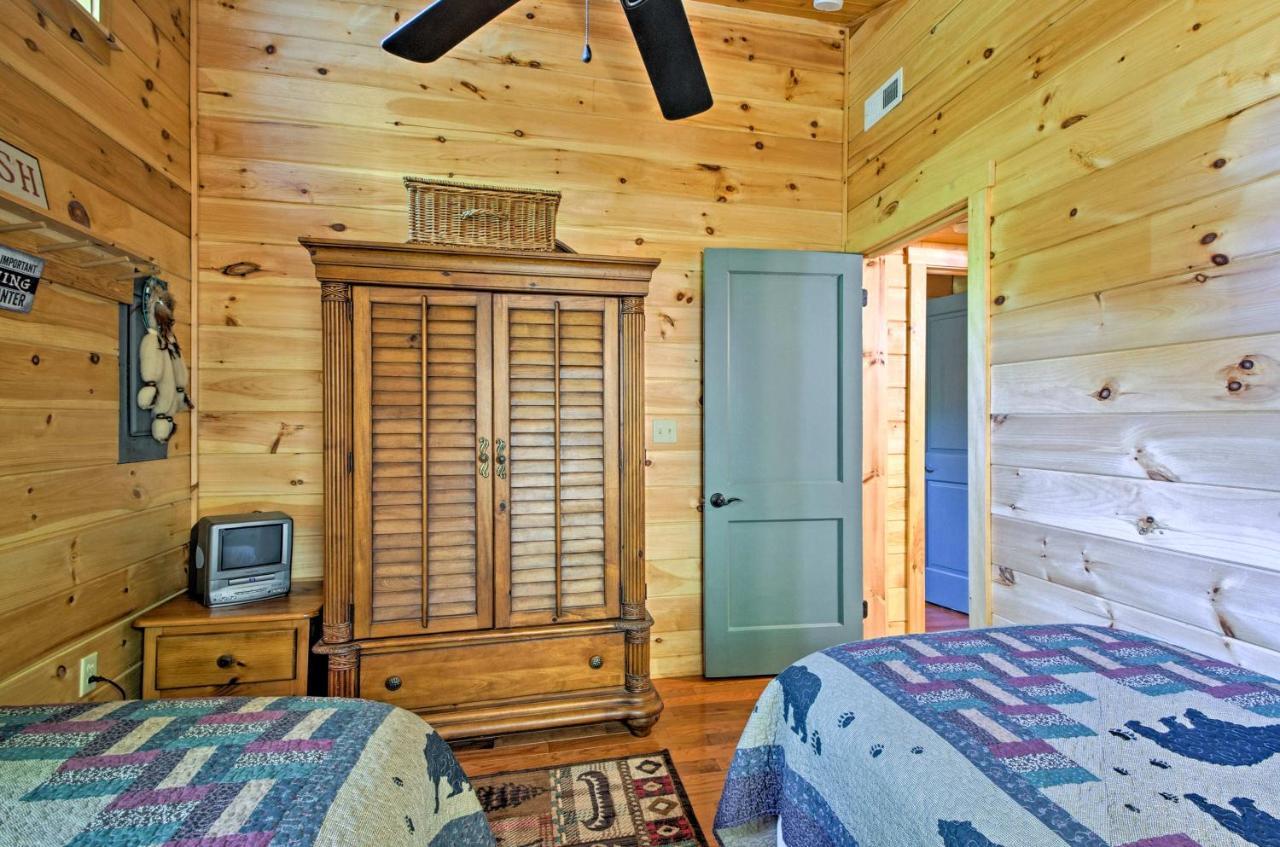 Bryson City Cabin With Fire Pit On Coopers Creek! Экстерьер фото